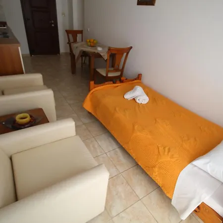 Ξενοδοχείο Zorbas Deluxe *